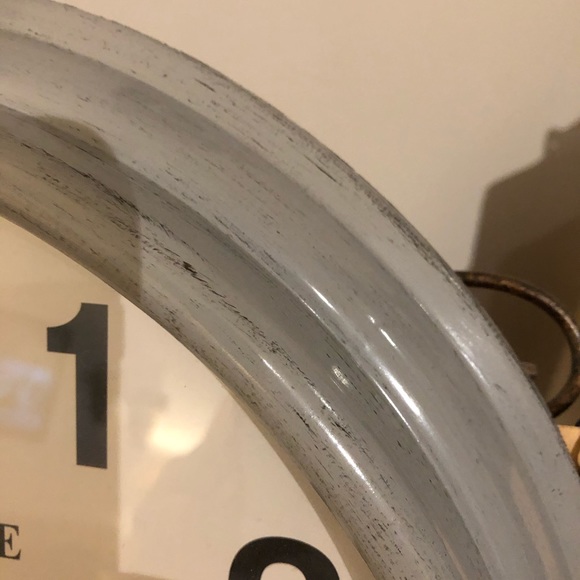 Farmhouse Clock - Picture 4 of 7